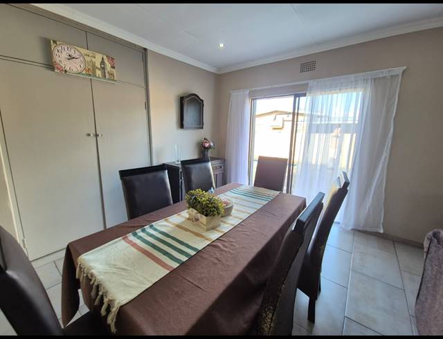 3 BEDROOM HOUSE FOR SALE IN VANDERBIJLPARK SE 1